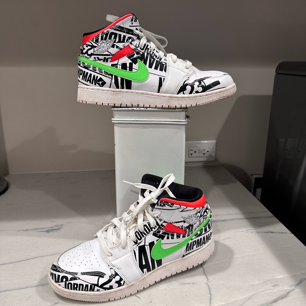 Nike air, Jordan one mid all over logos youth